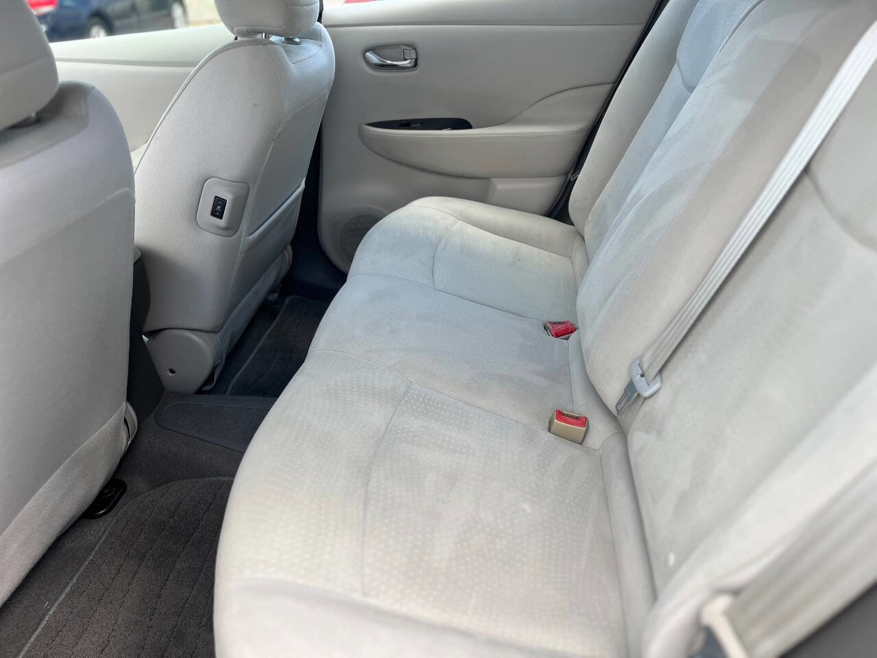 Used 2012 Nissan Leaf SV image 16