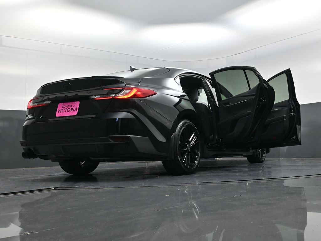 Used 2025 Toyota Camry SE image 28