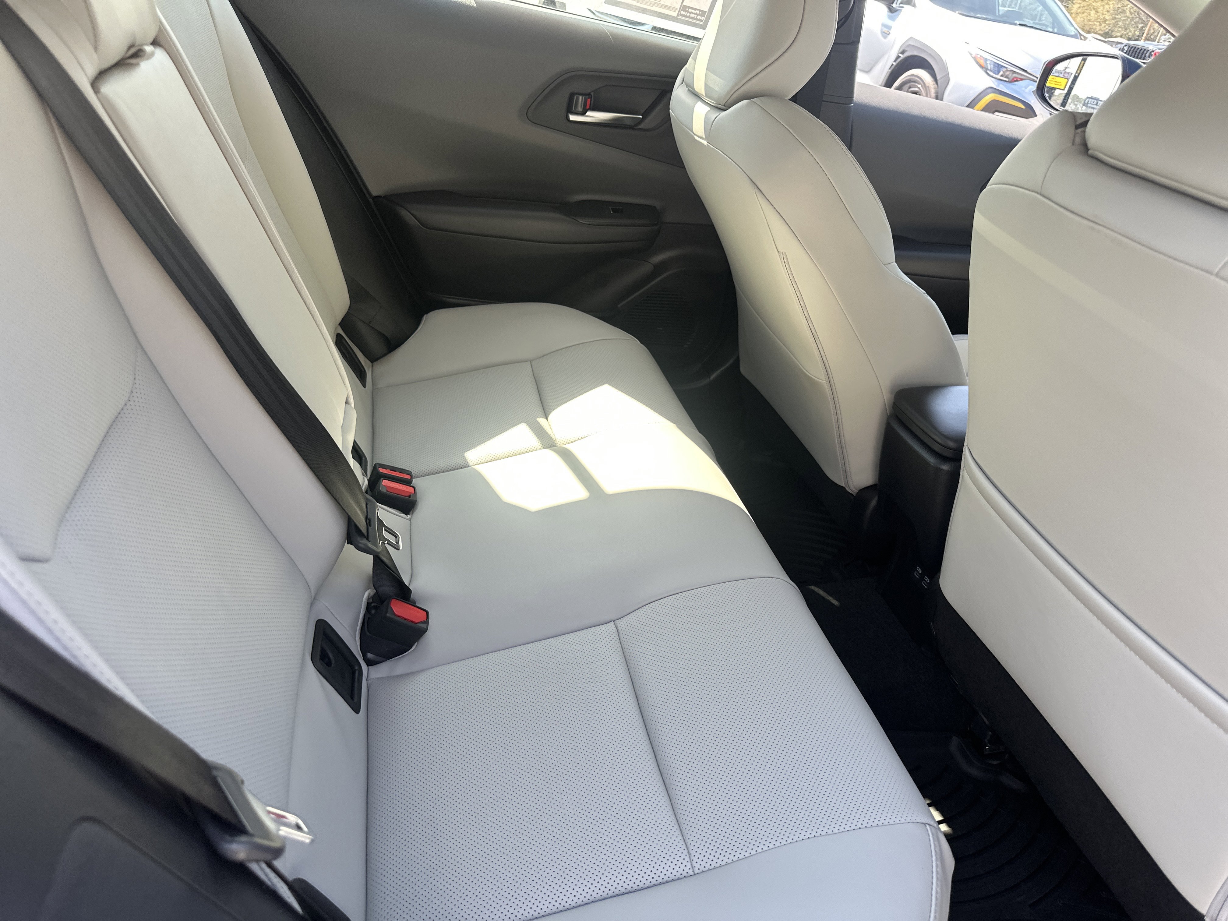 Used 2025 Toyota Prius XLE image 14