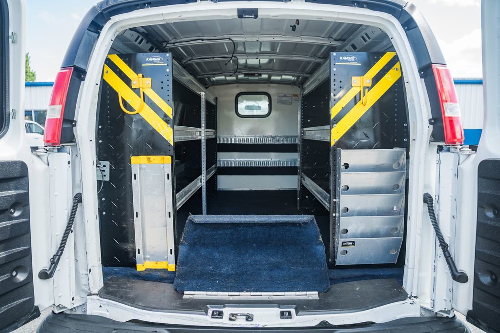 Used 2018 Chevrolet Express 2500 RWD image 7