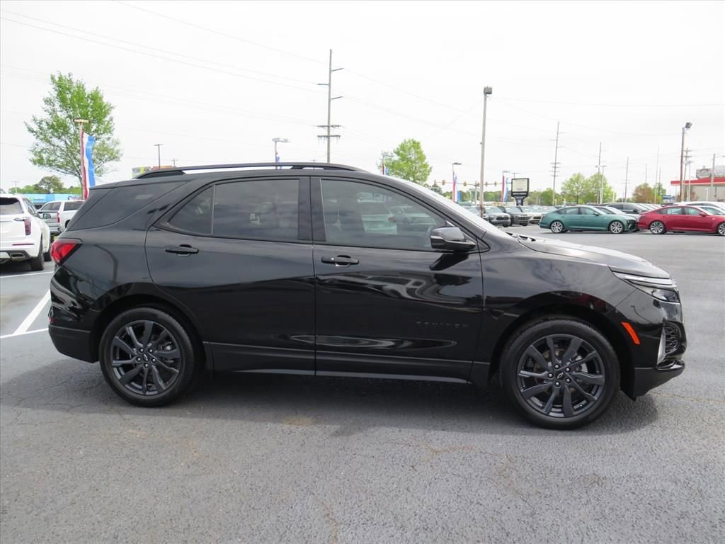 Used 2024 Chevrolet Equinox RS w/ RS Leather Package FWD image 2