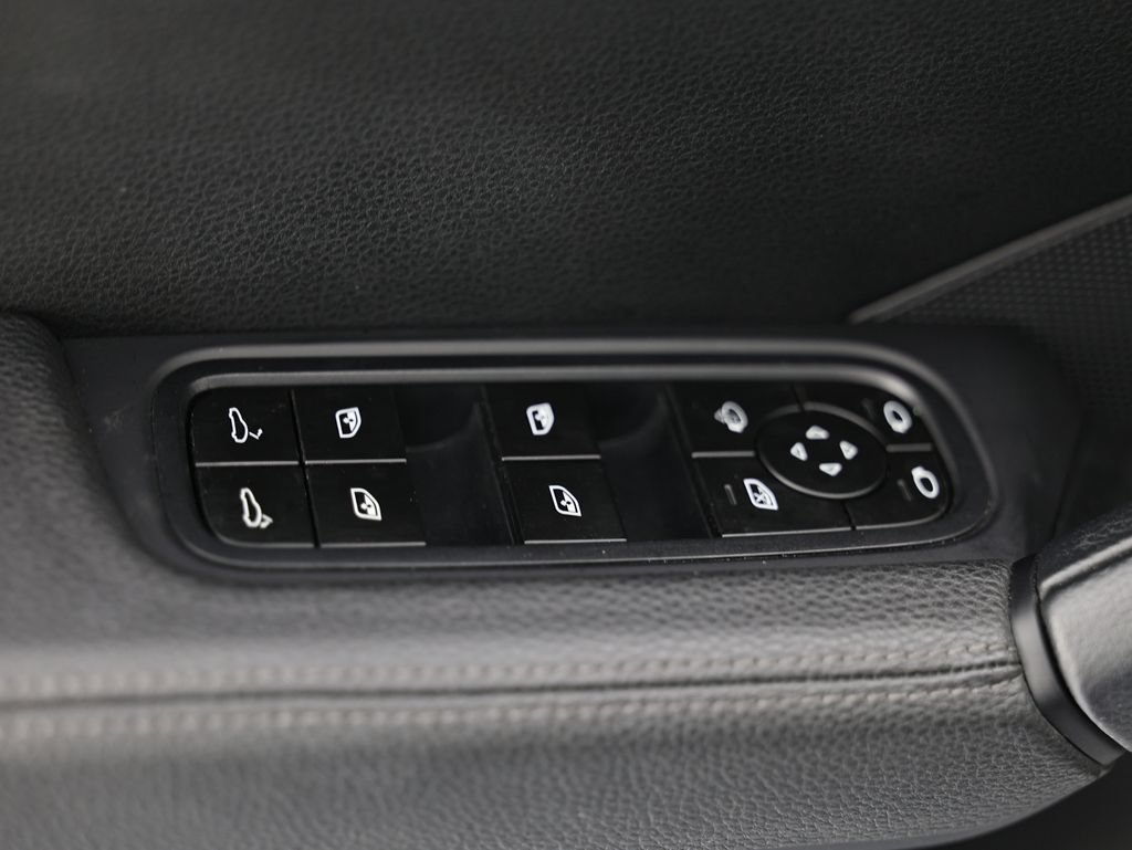 Used 2024 Porsche Cayenne AWD/4WD image 20