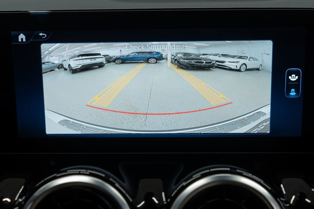 Used 2025 Mercedes-Benz GLA 250 4MATIC image 16