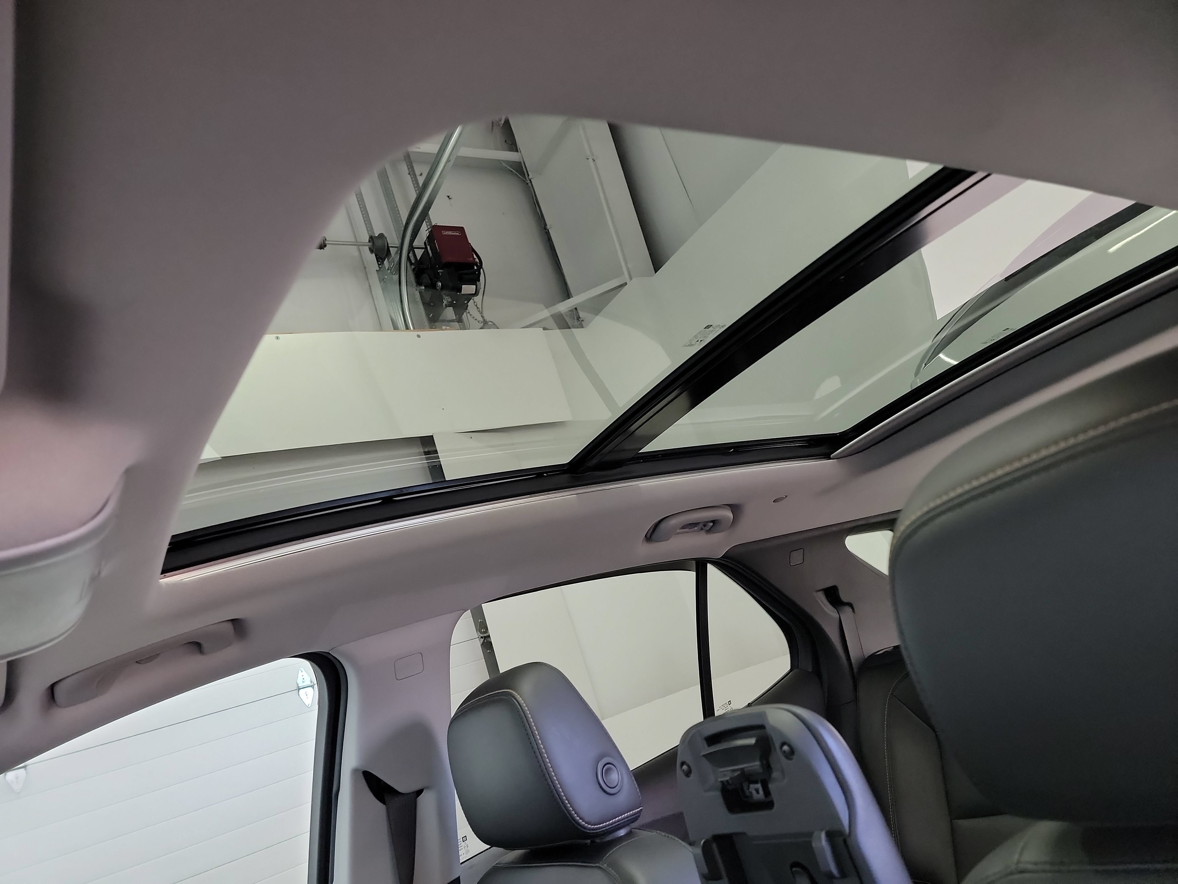 Used 2022 Chevrolet Equinox Premier FWD image 24