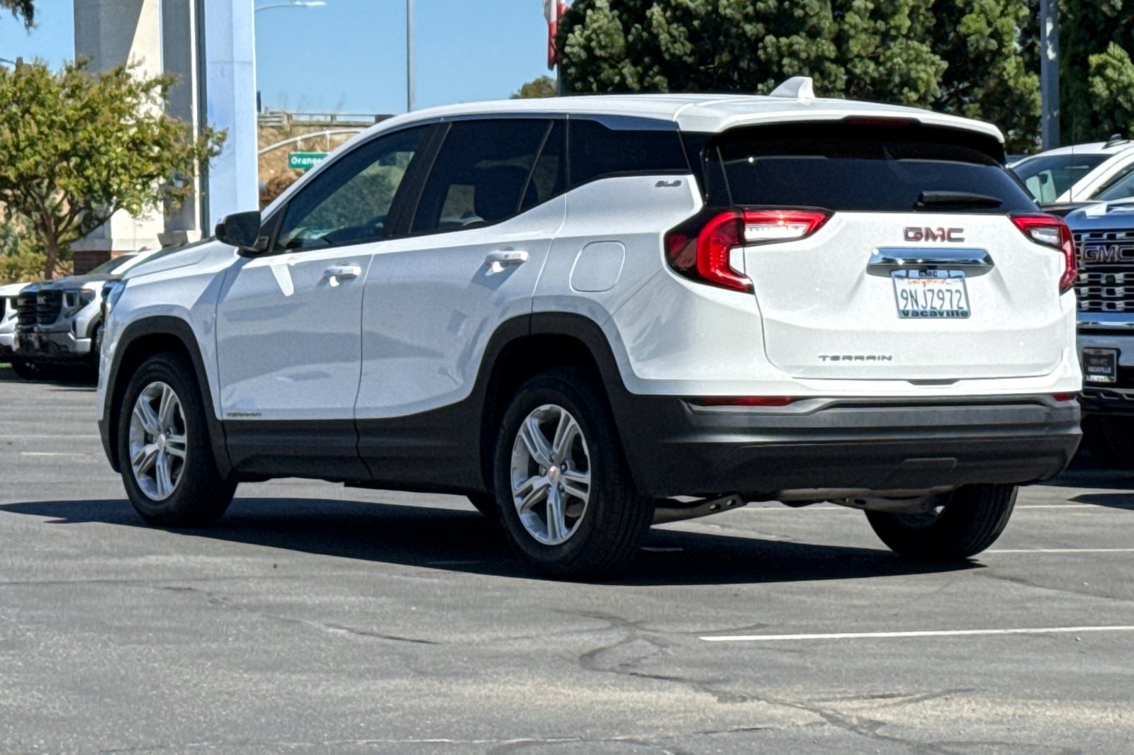 Used 2024 GMC Terrain SLE FWD image 7