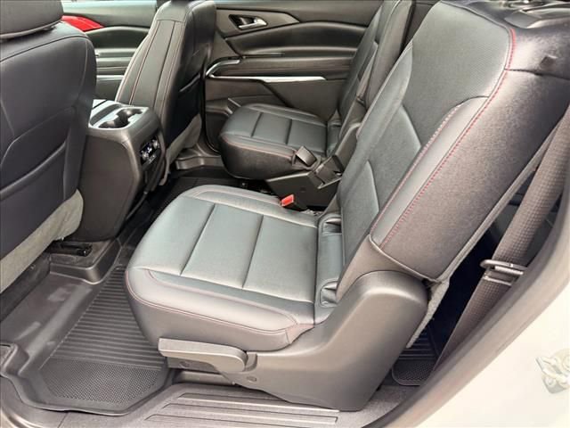 Used 2025 Chevrolet Traverse Z71 w/ Driver Confidence Package image 9