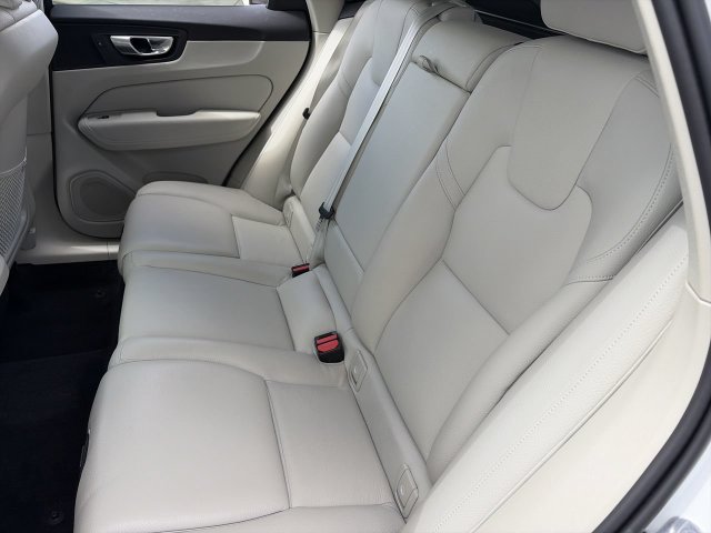 Used 2024 Volvo XC60 B5 Plus w/ Protection Package AWD/4WD image 17