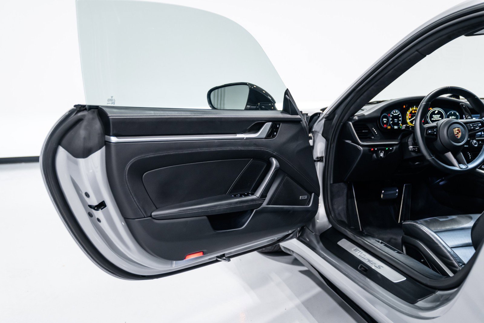 Used 2021 Porsche 911 Turbo S image 24