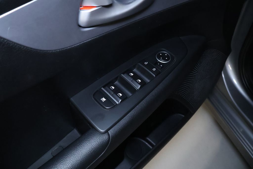 Used 2024 Kia Forte LXS image 12