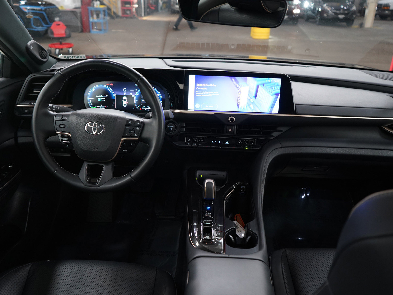 Used 2024 Toyota Crown Limited AWD/4WD image 11