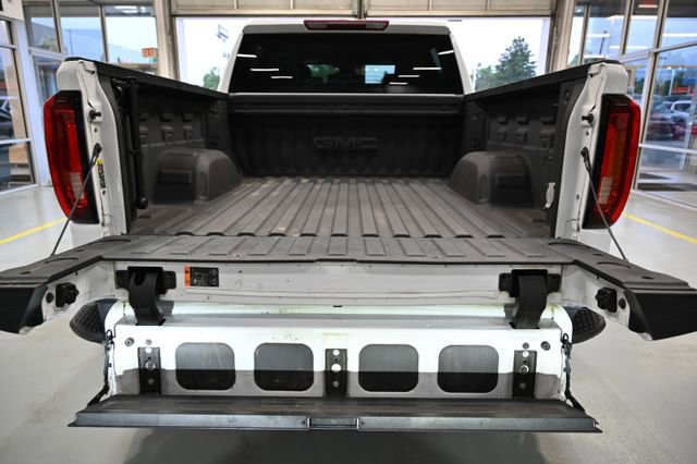 Used 2022 GMC Sierra 1500 SLT w/ SLT Convenience Package AWD/4WD image 8
