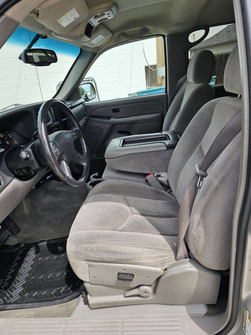 Used 2005 Chevrolet Avalanche Z71 w/ Preferred Equipment Group AWD/4WD image 10