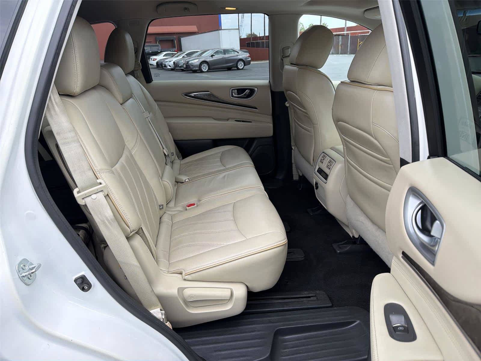 Used 2015 INFINITI QX60 Luxe w/ Premium Package AWD/4WD image 14
