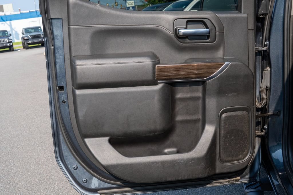 Used 2021 Chevrolet Silverado 1500 LT Trail Boss w/ Convenience Package II AWD/4WD image 11