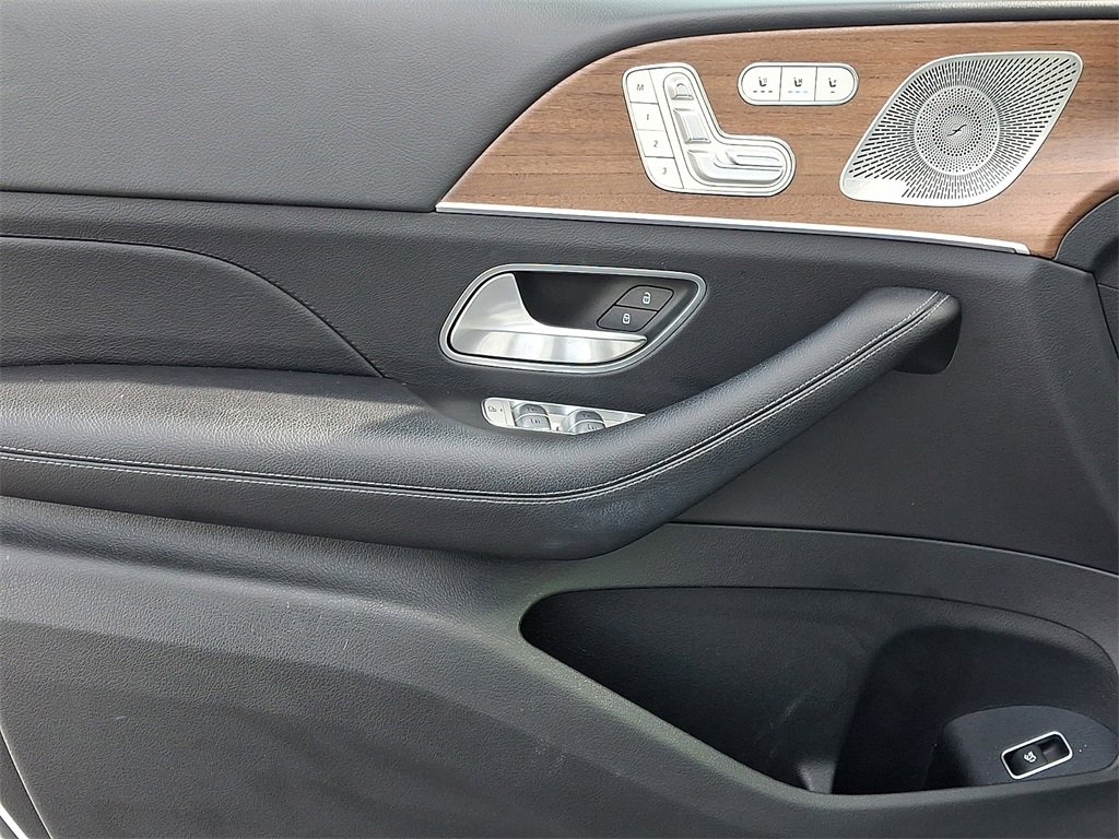 Used 2022 Mercedes-Benz GLS 450 4MATIC image 15