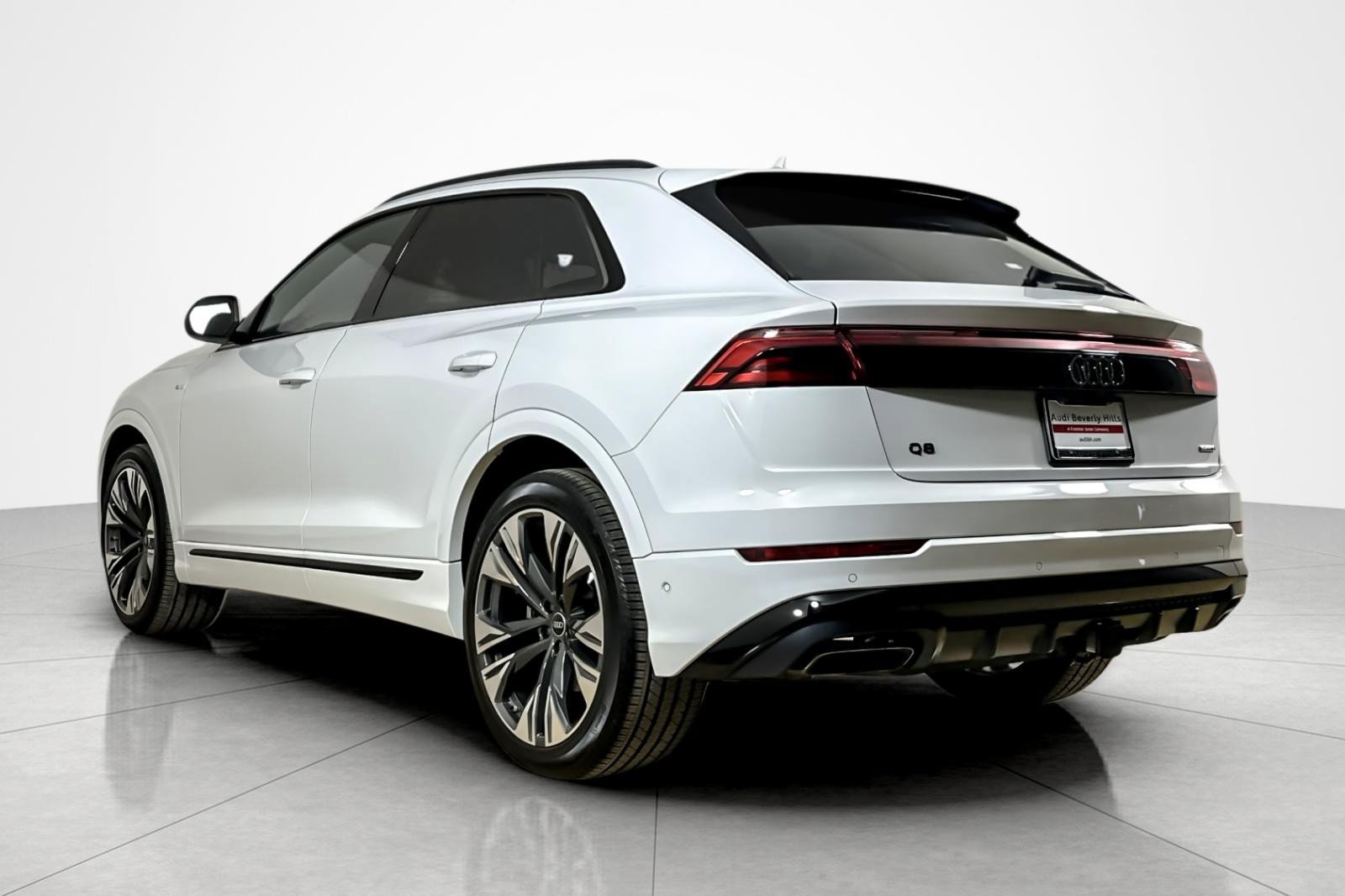 Used 2026 Audi Q8 Premium Plus w/ Premium Plus Package AWD/4WD image 3