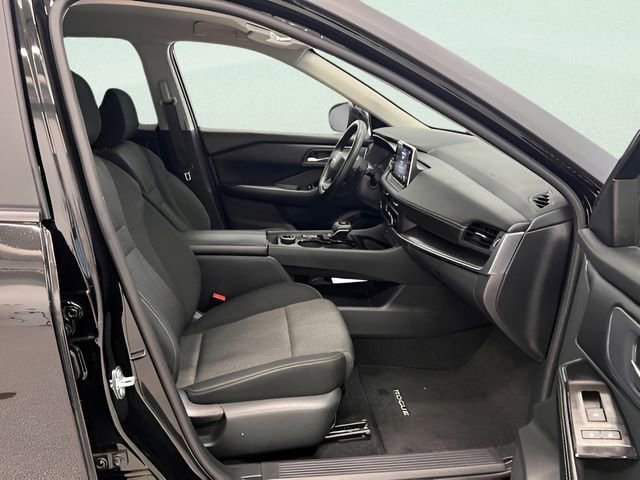 Used 2025 Nissan Rogue SV AWD/4WD image 9