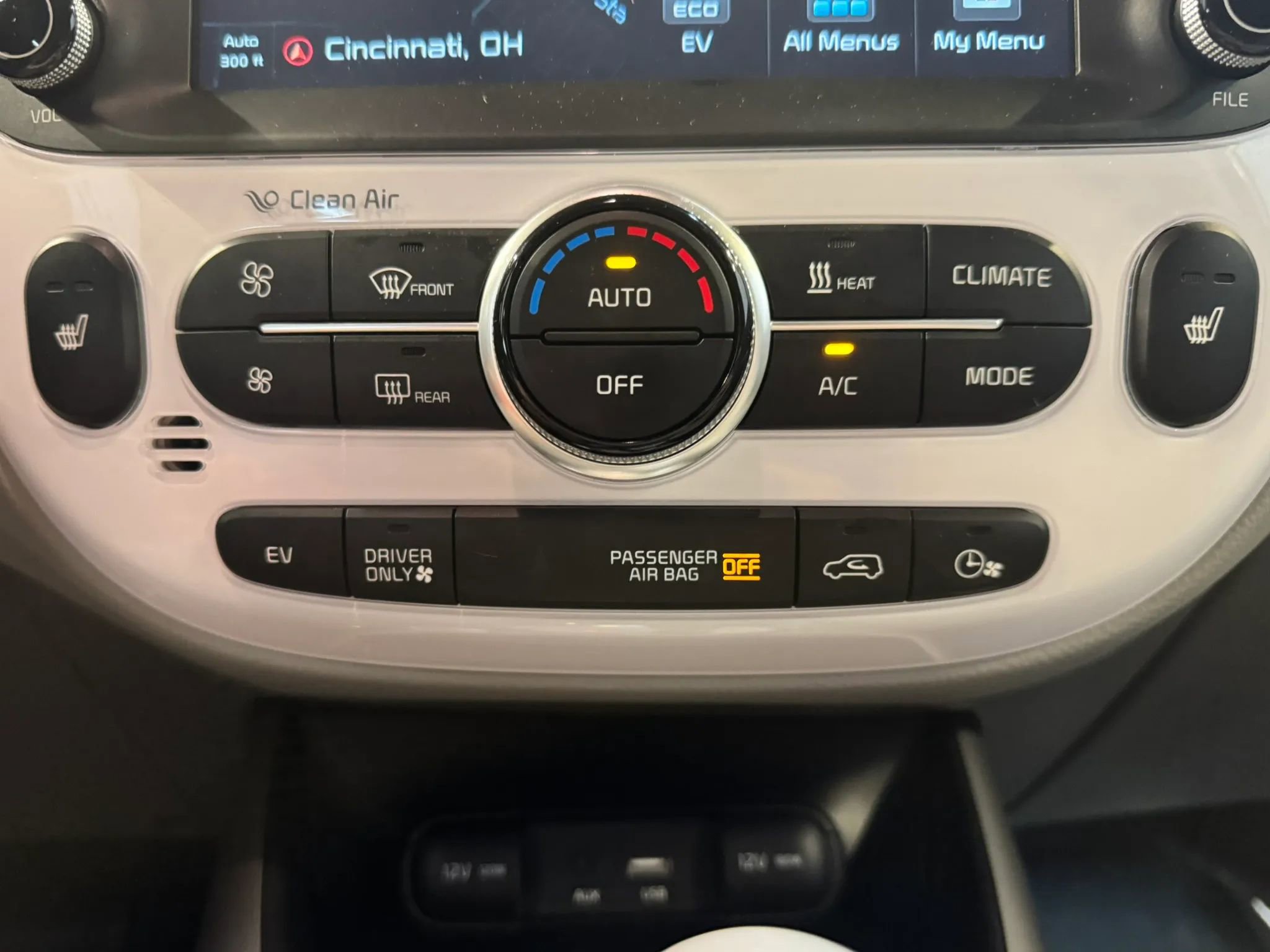 Used 2016 Kia Soul EV FWD image 15