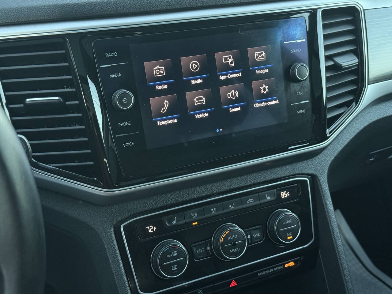Used 2018 Volkswagen Atlas SEL AWD/4WD image 20