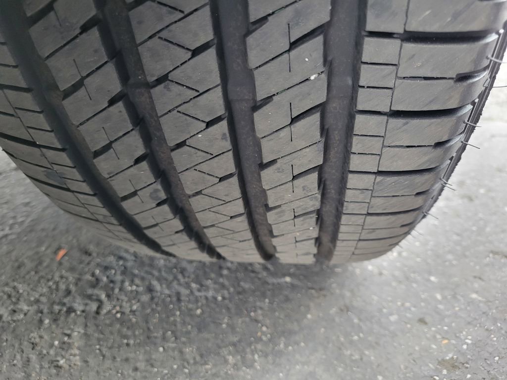Used 2024 Jeep Grand Cherokee L Altitude RWD image 28