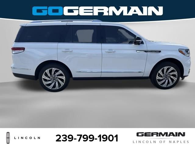 Used 2023 Lincoln Navigator Reserve AWD/4WD image 8