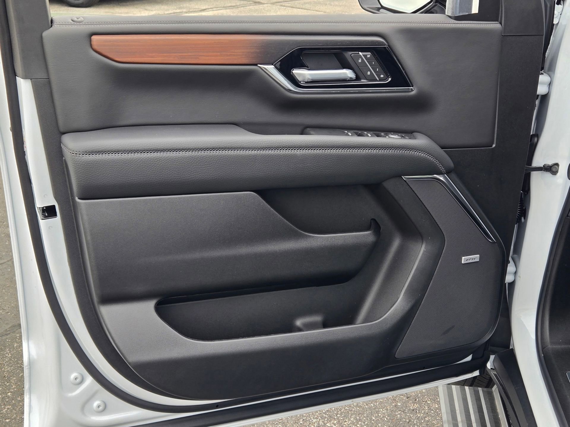 New 2026 GMC Yukon Denali w/ Denali Reserve Package AWD/4WD image 38