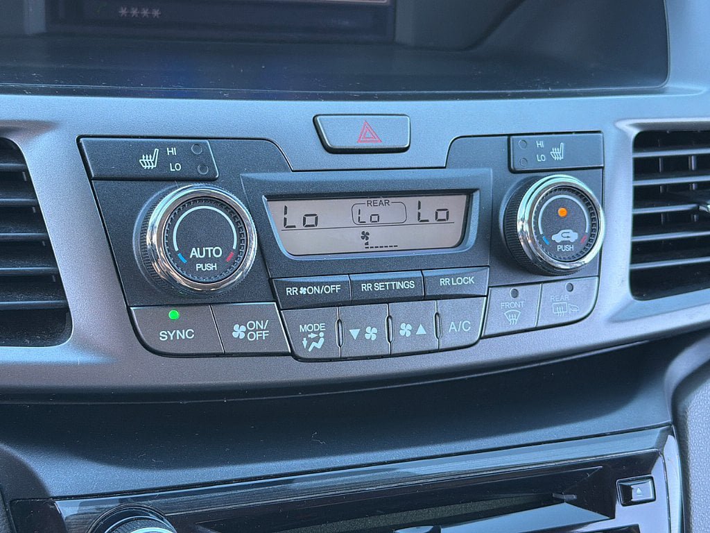 Used 2014 Honda Odyssey Touring Elite image 18