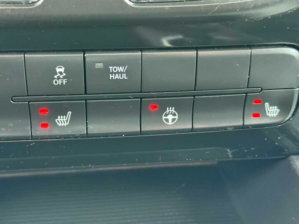 Used 2015 RAM 1500 Sport w/ Convenience Group AWD/4WD image 2