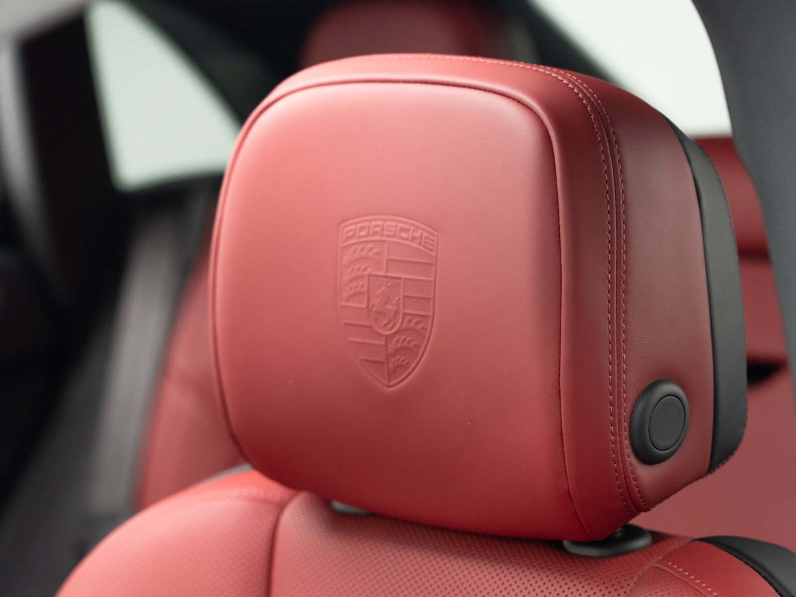 New 2026 Porsche Macan image 19