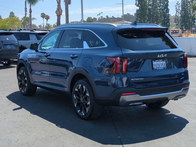 Certified 2025 Kia Sorento EX w/ Panoramic Sunroof Package AWD/4WD image 5