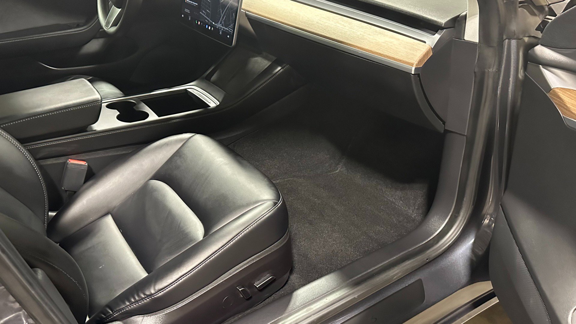 Used 2019 Tesla Model 3 Long Range image 31