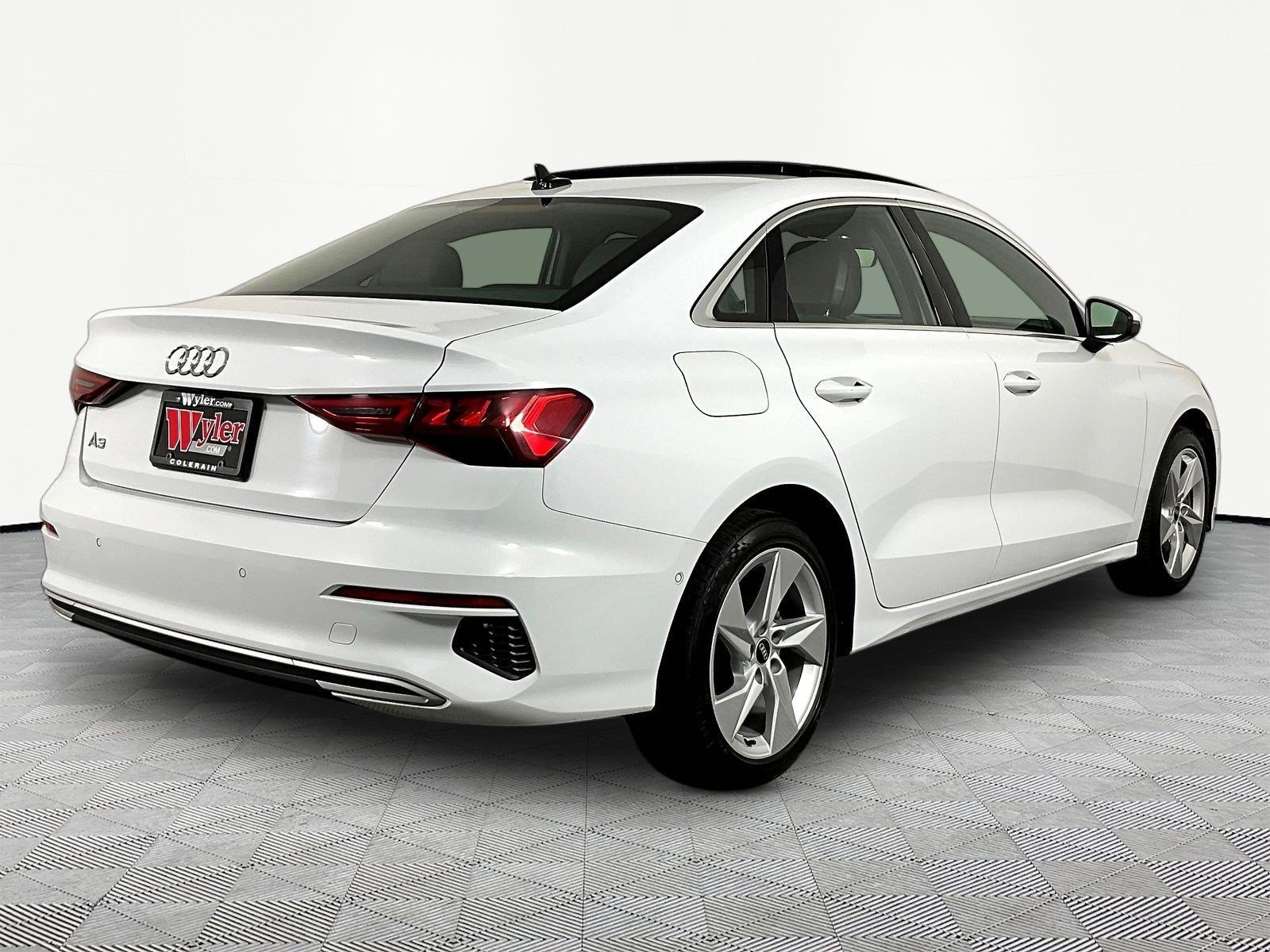 Used 2024 Audi A3 2.0T Premium FWD image 6
