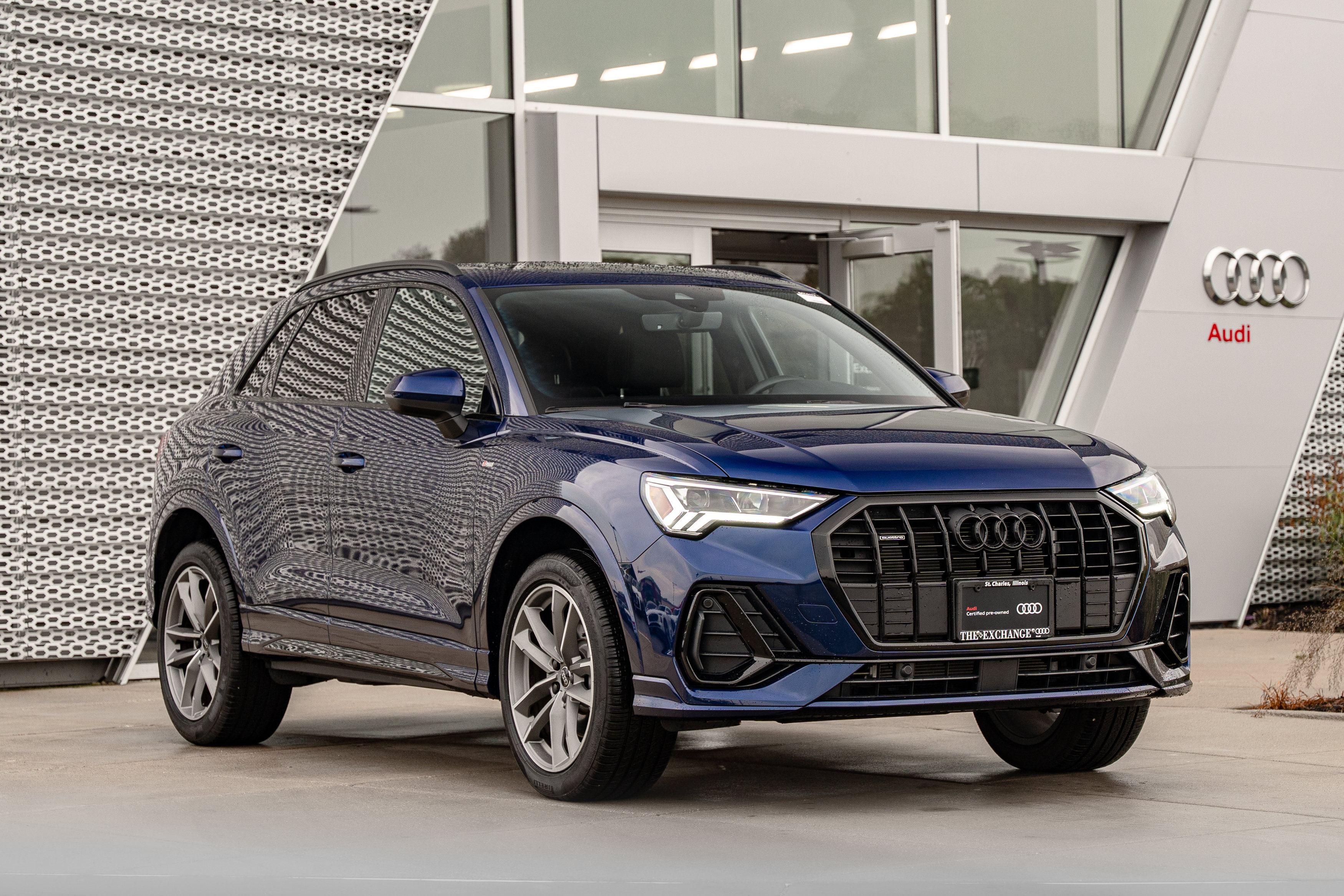 Certified 2025 Audi Q3 2.0T Premium w/ Convenience Package