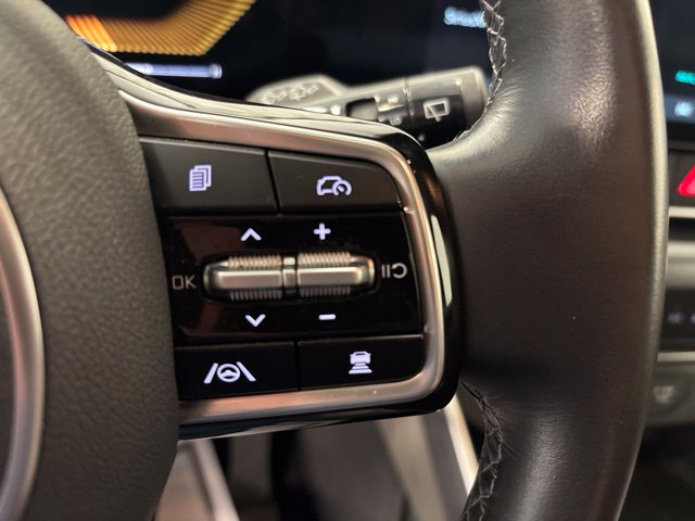 Used 2026 Kia Carnival FWD image 26