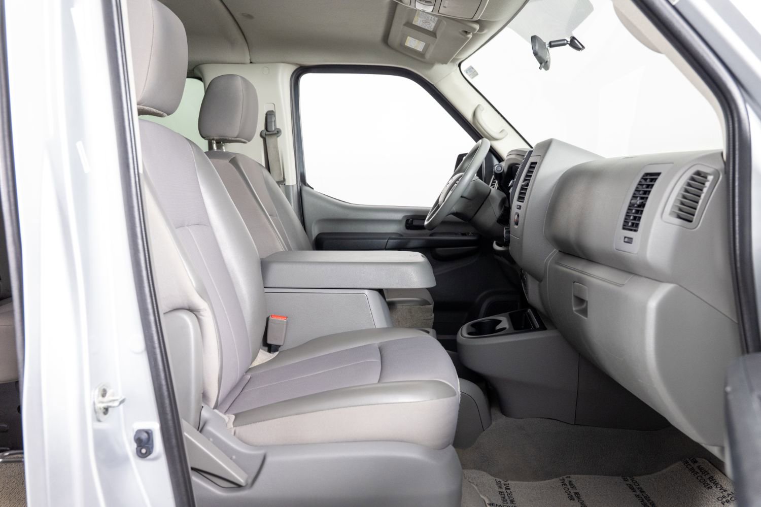 Used 2019 Nissan NV 3500 SV w/ Navigation Package RWD image 21