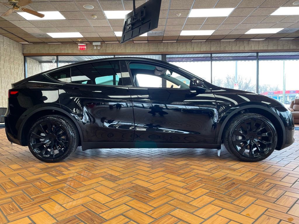 Used 2023 Tesla Model Y Long Range image 7