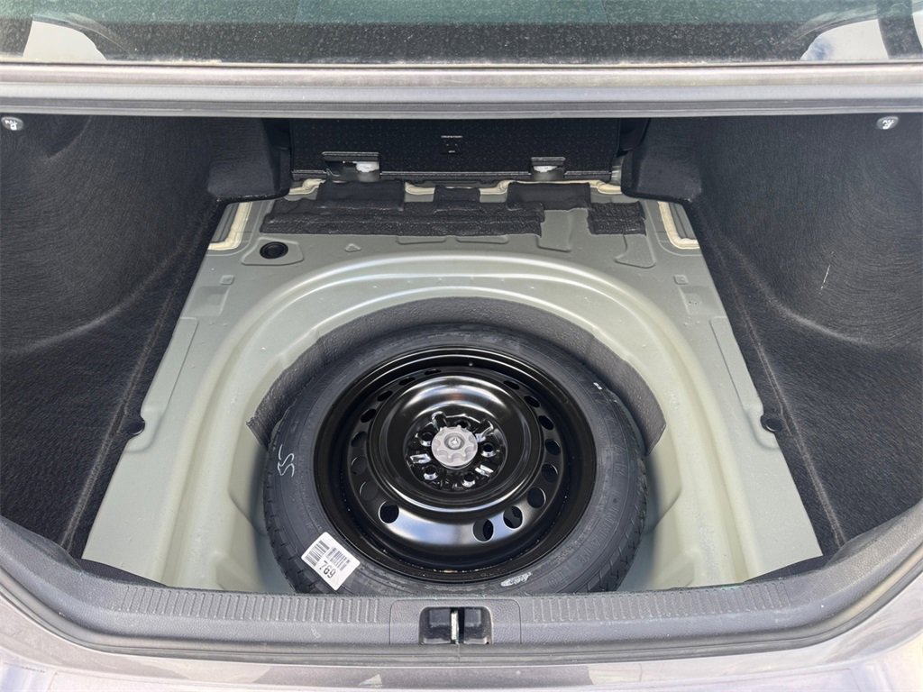 Used 2023 Toyota Camry SE image 16