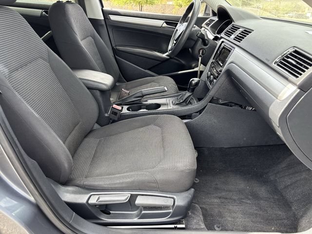 Used 2017 Volkswagen Passat 1.8T S FWD image 11