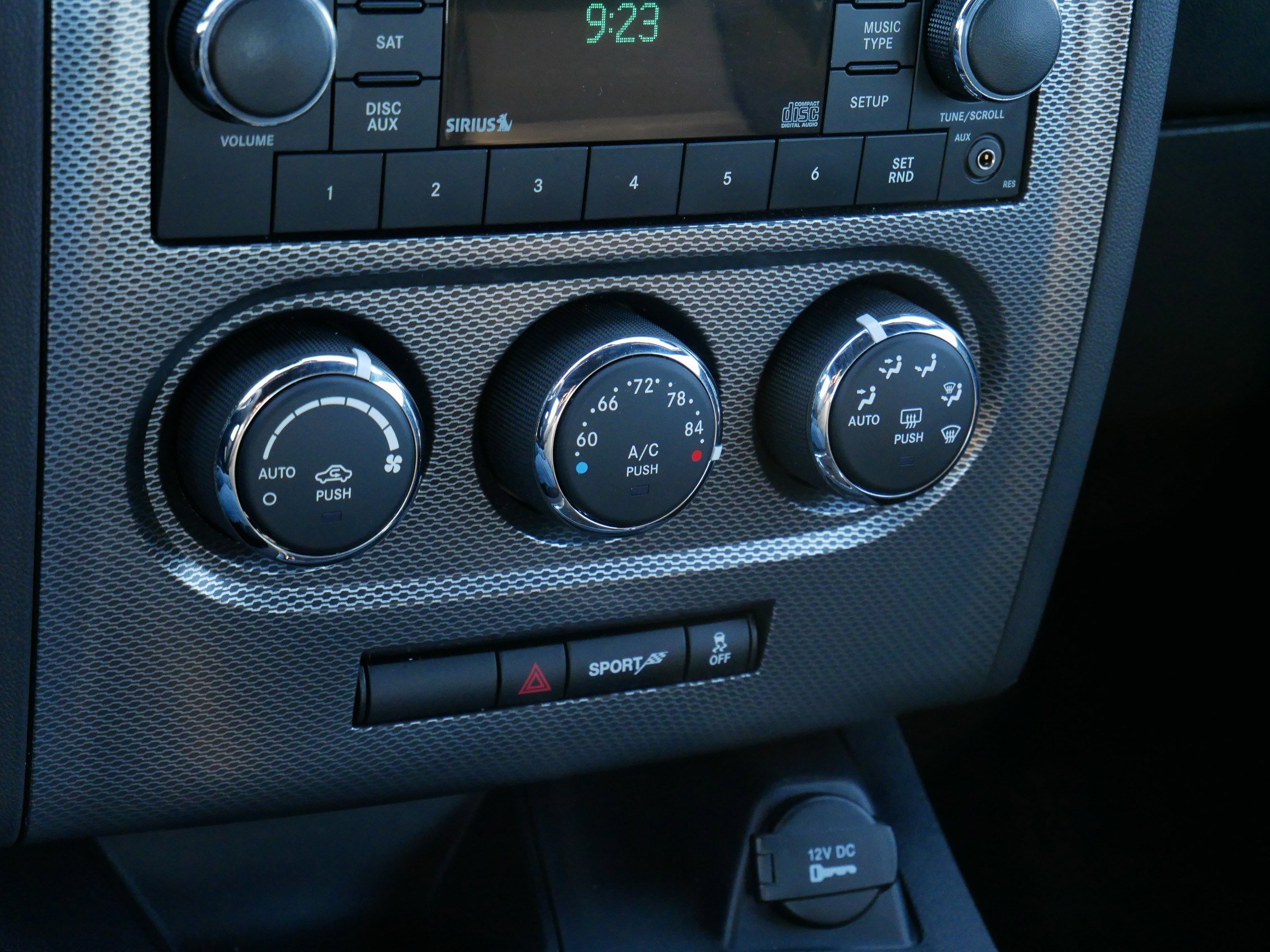 Used 2013 Dodge Challenger R/T image 23