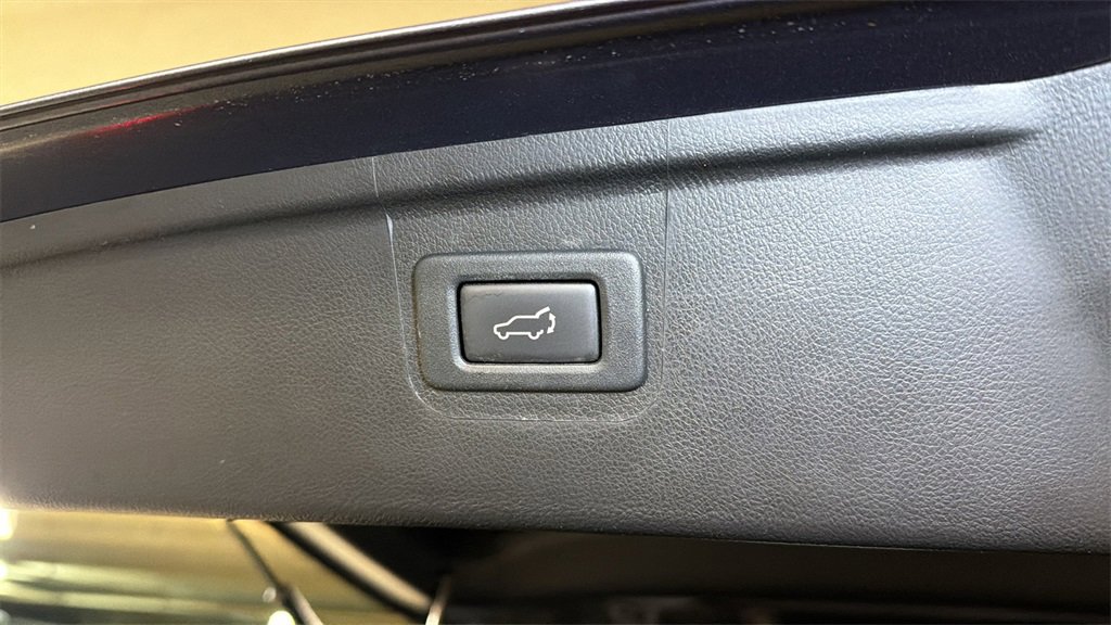 Used 2018 Subaru Outback 2.5i Limited image 17