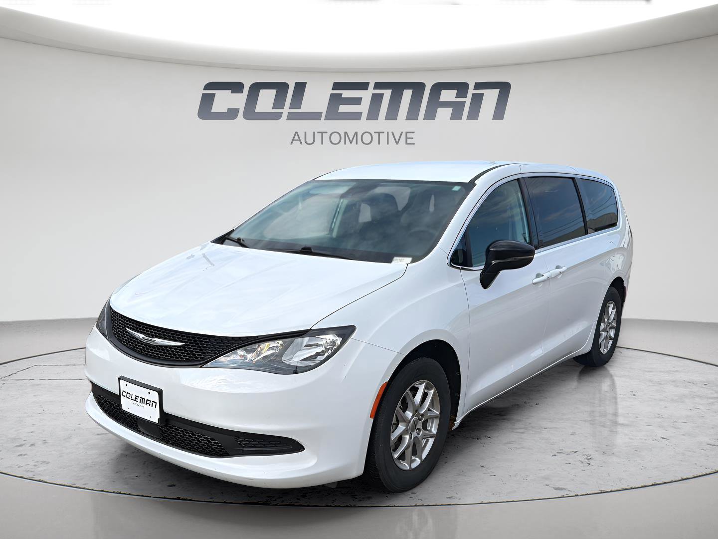 Used 2024 Chrysler Voyager LX FWD image 1