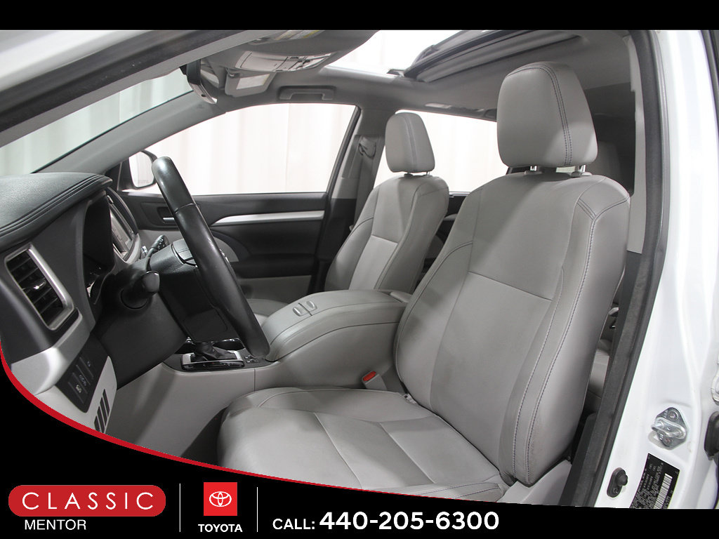 Used 2017 Toyota Highlander XLE AWD/4WD image 5