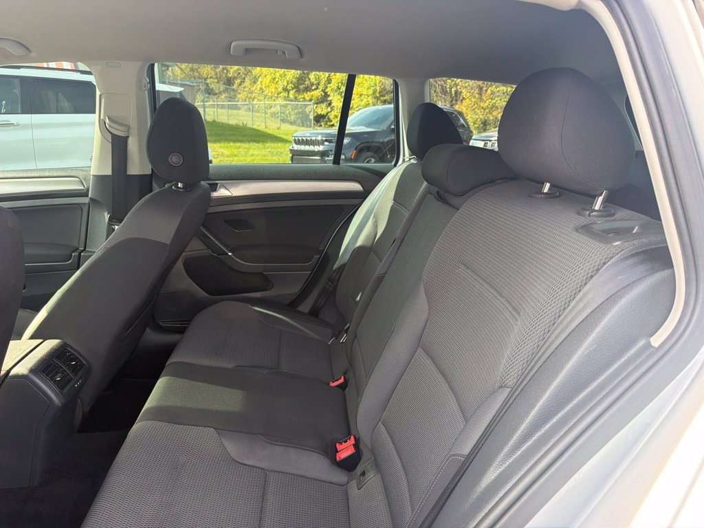 Used 2016 Volkswagen Golf S FWD image 21