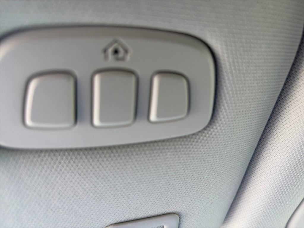 Used 2025 Lincoln Nautilus Premier AWD/4WD image 26