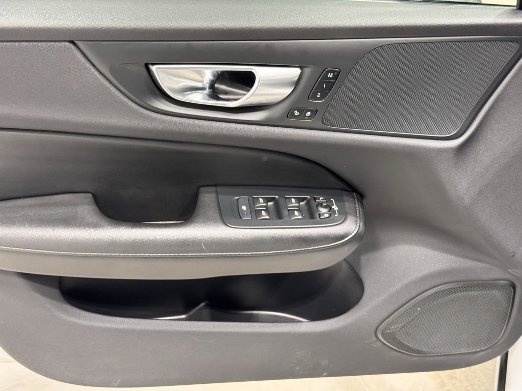 Used 2024 Volvo S60 B5 Core image 18