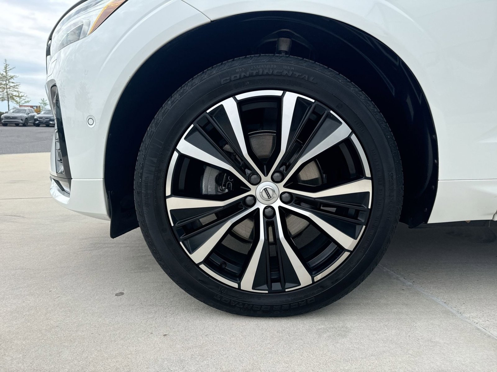 Used 2024 Volvo XC60 B5 Plus w/ Protection Package Premier AWD/4WD image 12