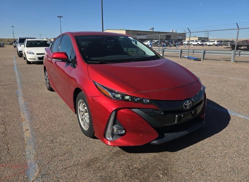 Used 2018 Toyota Prius Prime Advanced FWD image 2