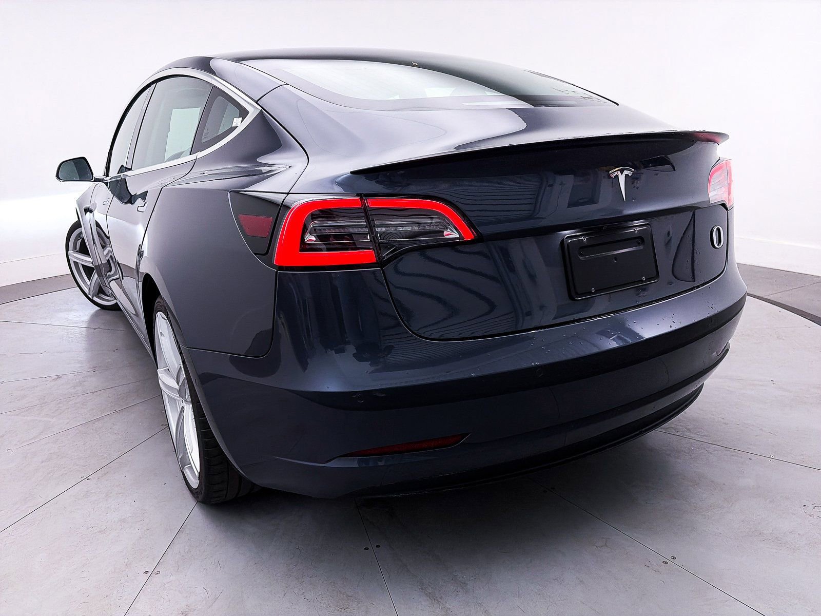 Used 2020 Tesla Model 3 Performance image 4