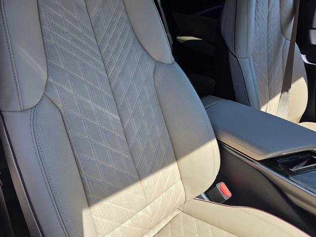 New 2026 Cadillac Lyriq Signature Luxury w/ Nappa Leather Package RWD image 18