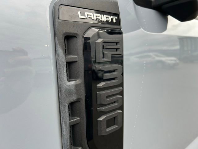 Used 2025 Ford F350 Lariat w/ Black Appearance Package image 9